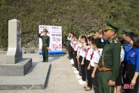 Hương Sơn: Thiêng liêng lễ “Chào cờ tháng ba biên giới” ở cột mốc 476