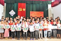 Hỗ trợ 290 máy tính bảng và sim 4G cho học sinh nghèo Hương Khê