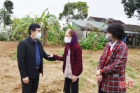 Hà Tĩnh: Mẹ liệt sỹ hiến hàng trăm mét vuông đất giúp thôn mở đường