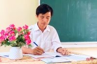 Mắc bệnh hiểm nghèo, thầy giáo vùng biên Hà Tĩnh vẫn miệt mài gieo chữ