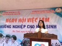 Trường THPT Nghèn, Can Lộc tổ chức Ngày hội việc làm, hướng nghiệp cho học sinh