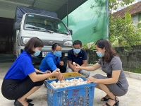 Can Lộc: Đoàn viên ủng hộ 500 trứng vịt cho khu cách ly