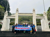 Tuổi trẻ Đại học Hà Tĩnh hành hương về với địa chỉ đỏ