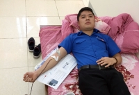 Hồng Lĩnh: Cán bộ đoàn trực tiếp hiến máu cứu người