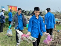 Đoàn UBND tỉnh ra quân vệ sinh môi trường hưởng ứng Ngày Chủ nhật xanh 23/11