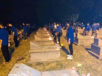 Đức Thọ: Tổ chức “Lễ Thắp nến tri ân” các anh hùng liệt sỹ  tại Nghĩa trang liệt sỹ huyện.