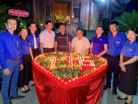 Cẩm Xuyên: Hơn 300 ngọn nến thắp lên tưởng nhớ 116 năm Ngày sinh Cố Tổng Bí thư Lê Duẩn