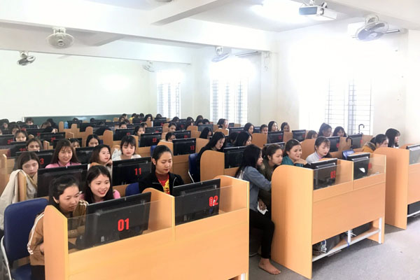 Gần 500 Sinh viên Trường Đại học Hà Tĩnh tham gia cuộc thi “Ánh sáng soi đường” năm 2019