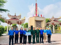 Đoàn Khối CCQ&DN tỉnh dâng hương và thăm hỏi tặng quà chiến sĩ điện biên nhân kỷ niệm 70 năm chiến thắng Điện Biên Phủ và 70 năm Ngày ký Hiệp định Giơ-ne-vơ