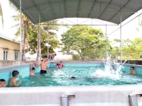 Can Lộc: Tổ chức dạy bơi cho thiếu niên nhi đồng