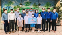 Hương Sơn: Trao tặng Công trình măng non "Nhà vệ sinh thân thiện" chào mừng Đại hội Đoàn các cấp