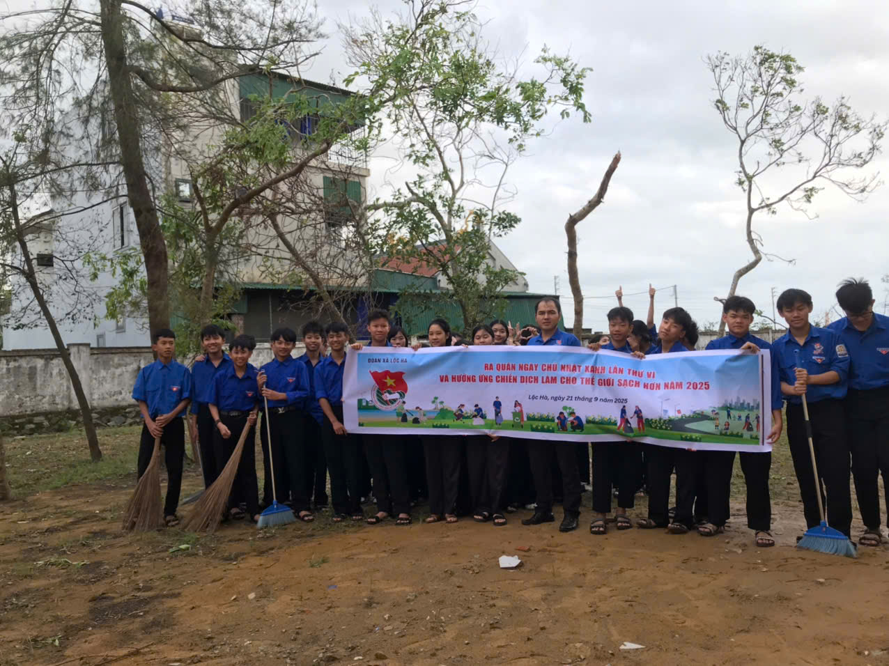 Hưởng ứng ngày chủ nhật xanh 21/9/2025 của đoàn xã Lộc Hà