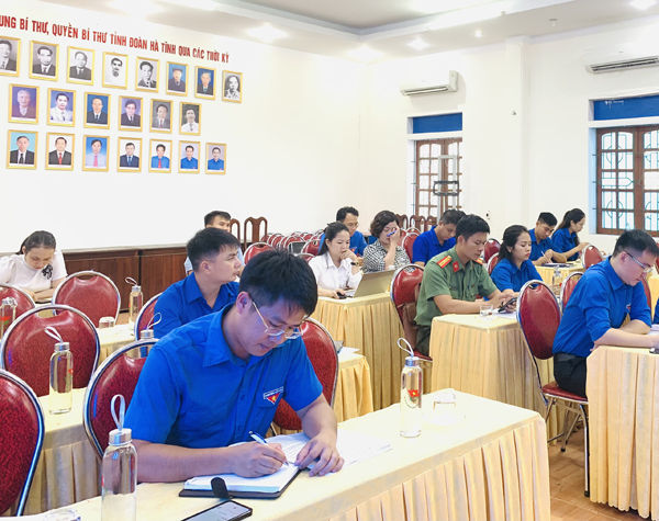 Lớp tập huấn được tổ chức bằng hình thức trực tiếp...